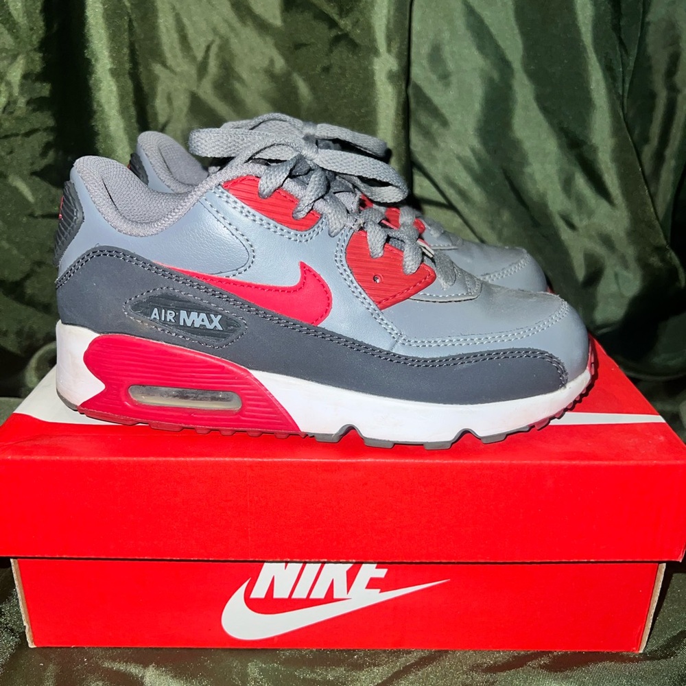 Nike Air Max 90 (Size 3Y)